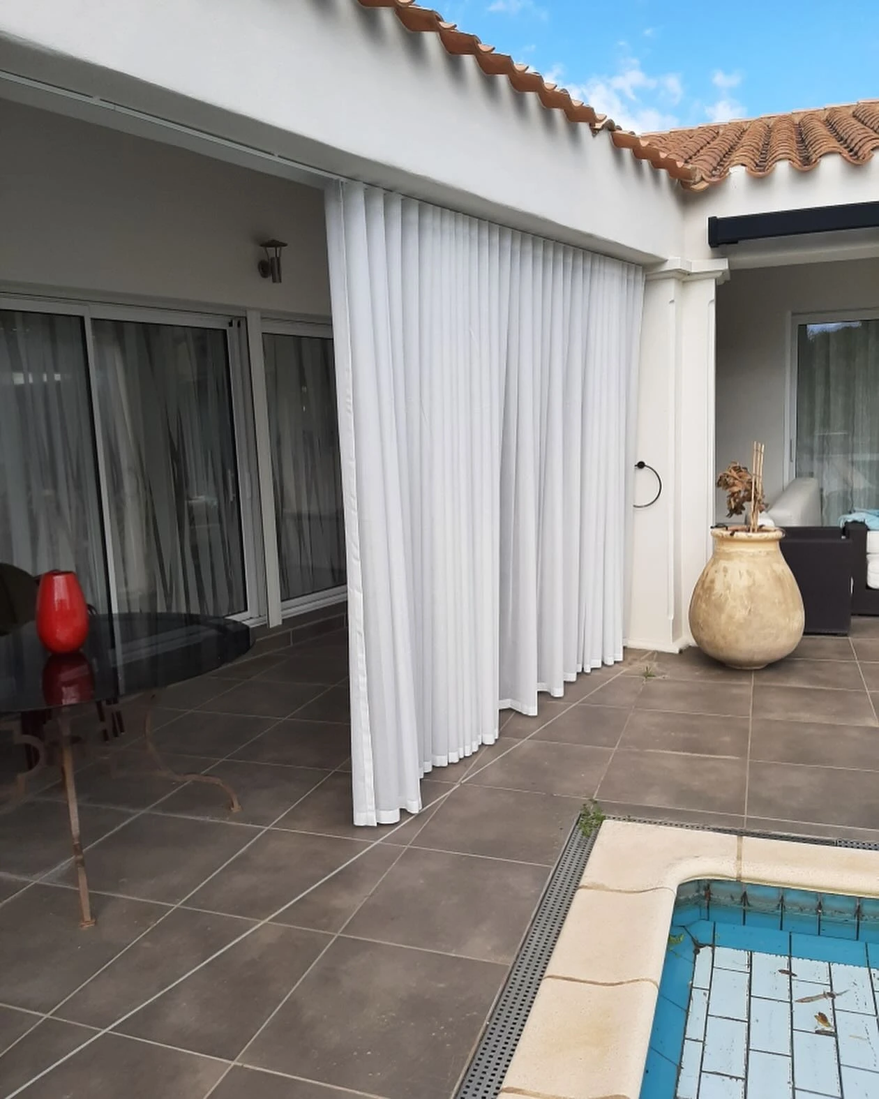 Aménagement extérieur avec voile d’ombrage outdoor