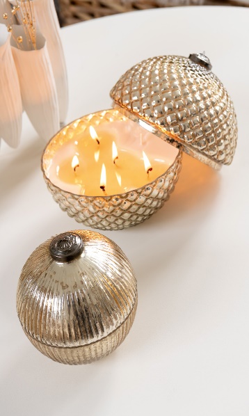 Bougie Parfumée Boule De Noël Verre Doré Small Aléatoire – Image 2